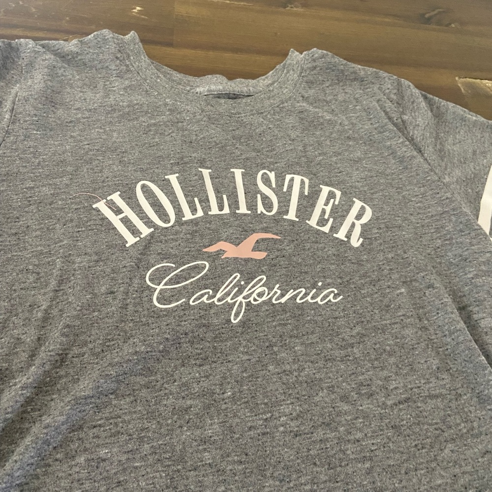 Hollister T-shirt
